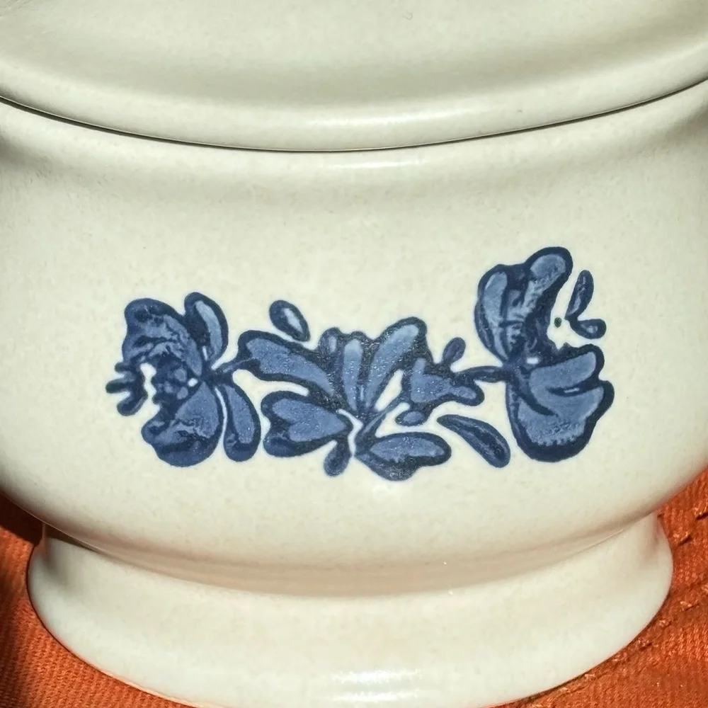 Pfaltzgraff Yorktown Cobalt Blue Sugar Bowl with Lid - Picture 2 of 7